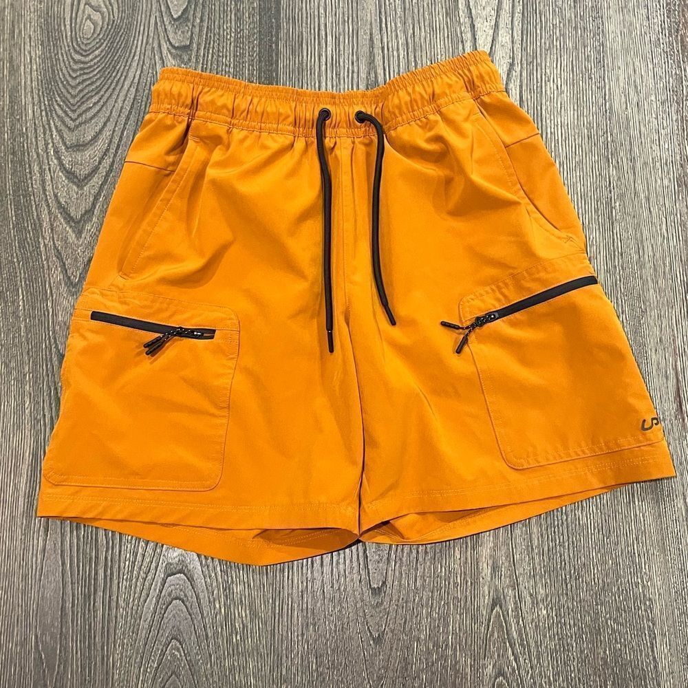 InPro Mens Running Shorts Elastic Waist Lightweight Zip Pocket Orange Size Small